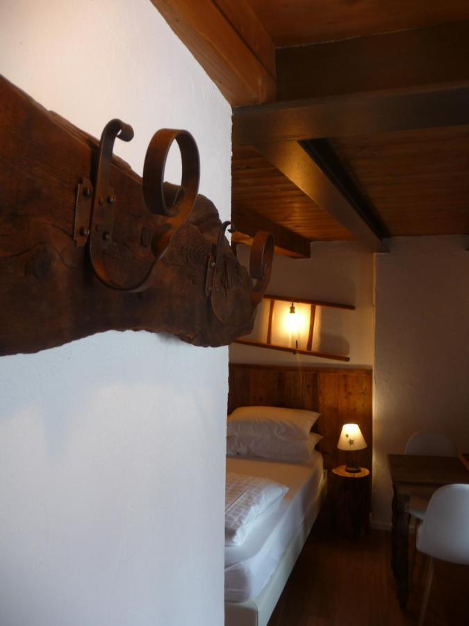 Beb Luca76 Bed and Breakfast Avise Exteriör bild